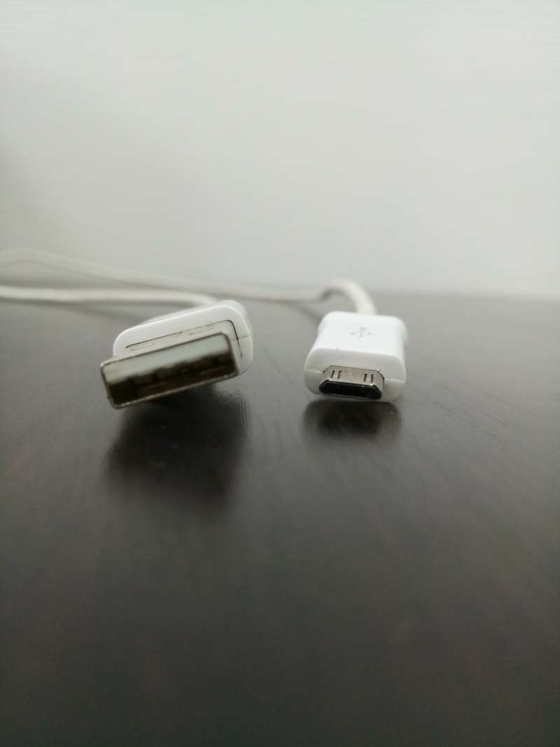 Item-Câble USB - micro-USB compressed microusb.jpg