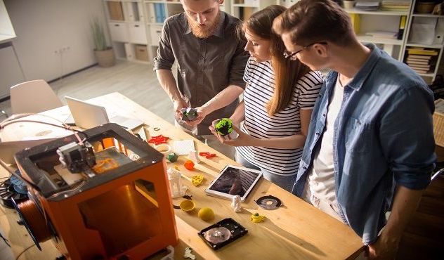 Group-Defi ingenieur 2742292-l-imprimante-3d-est-l-objet-indispensable-pour-cet-ingenieur-specialise-dans-l-industrie-du-futur-632x421.jpeg