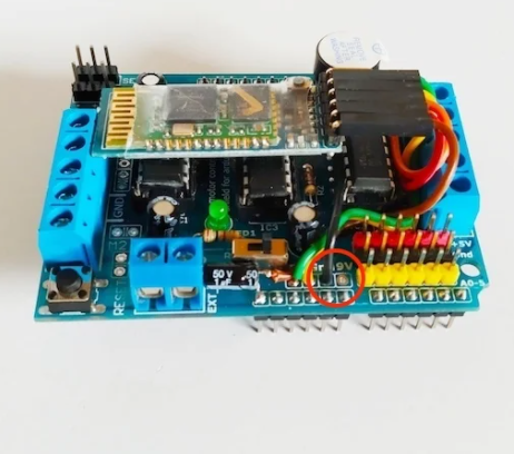 SMARS - Adpatation du Motor Shield d Adafruit GND soudure.png