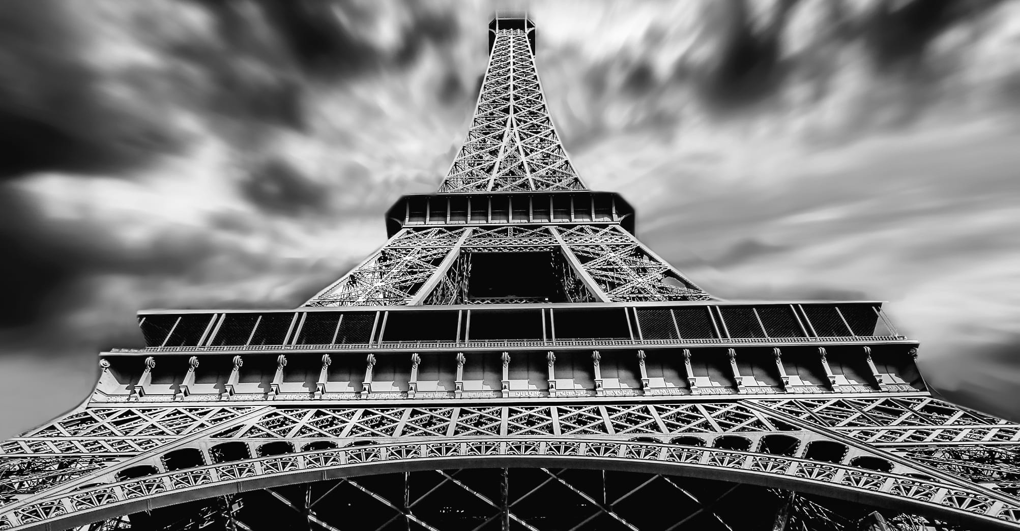 Group-Tour Eiffel piqsels.com-id-ffgtf.jpg