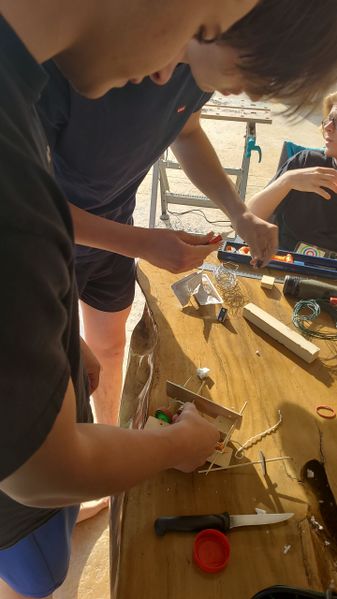 Fichier:Cr ation d une voiture propulsion lastique 1682972843449.jpg