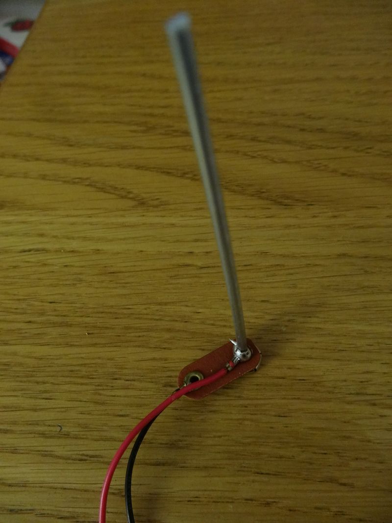 Fabriquer un sapin clignotant 2512 sapin cligno07.JPG