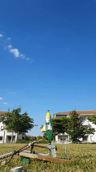 Fichier:Fusée à eau 20180709 184731 001 1.gif