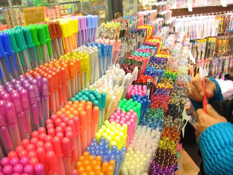 Item-Stylo Many colored pens.jpg