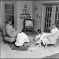 Enfants - crans - quels usages dans la famille famille t l vision.JPG