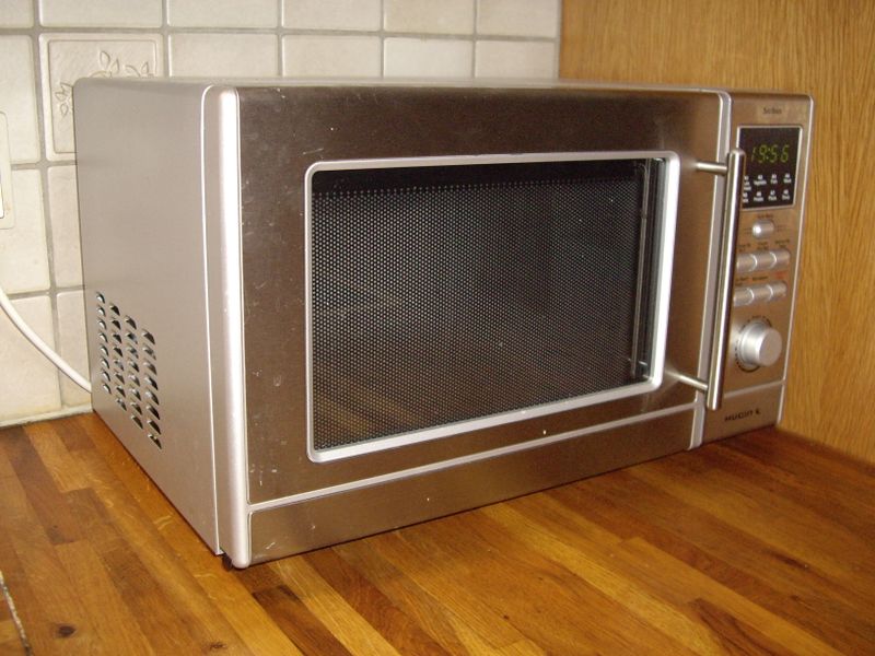 Item-Four micro-ondes Microwave oven.jpg