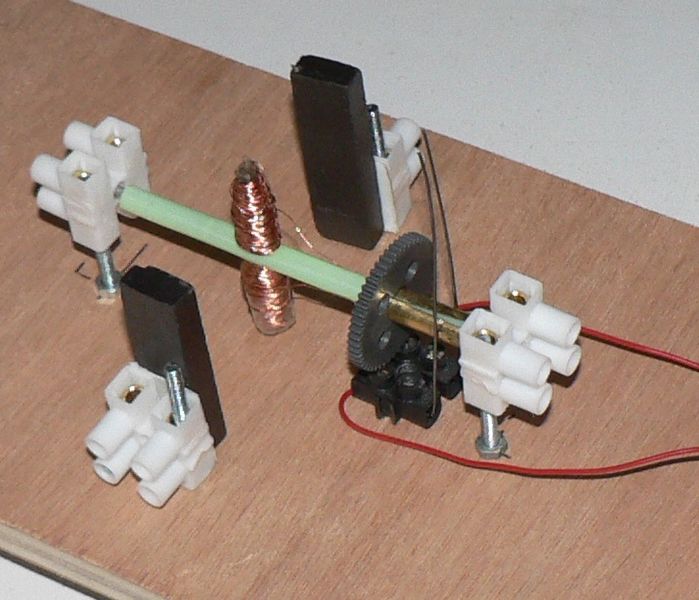 Fichier:Moteur lectrique balais P1010385 .JPG