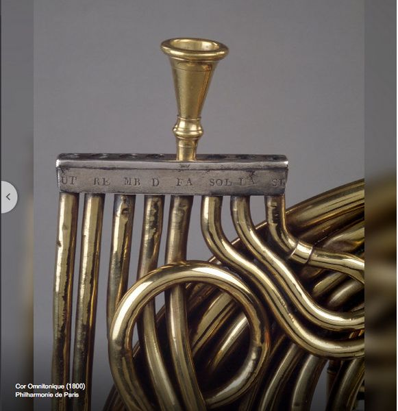 Fichier:Group-Mus e de la Philarmonie de Paris philarmonie4.jpg