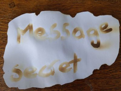 Encre_sympathique_message_secret.jpg