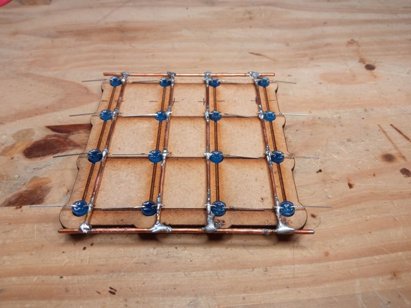 Fichier:Cube LED 4x4x4 IMG 20250616 132727.jpg