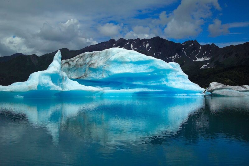 La fonte des glaces - 2e m thode glacier-iceberg-red-PublicDomain.jpg