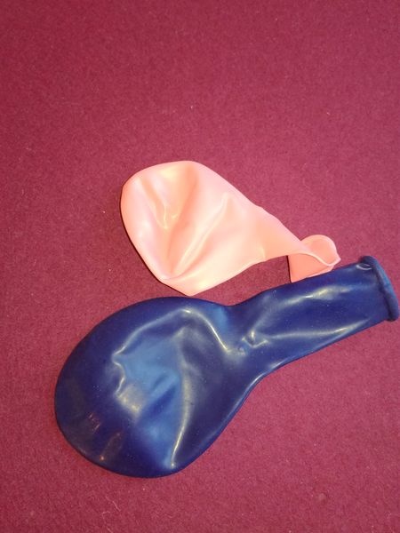 Fichier:Voiture propuls e par un ballon ballons.jpg