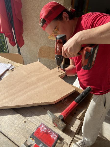 Fichier:CATAPONG fixation rondin sur plateau verres.JPG