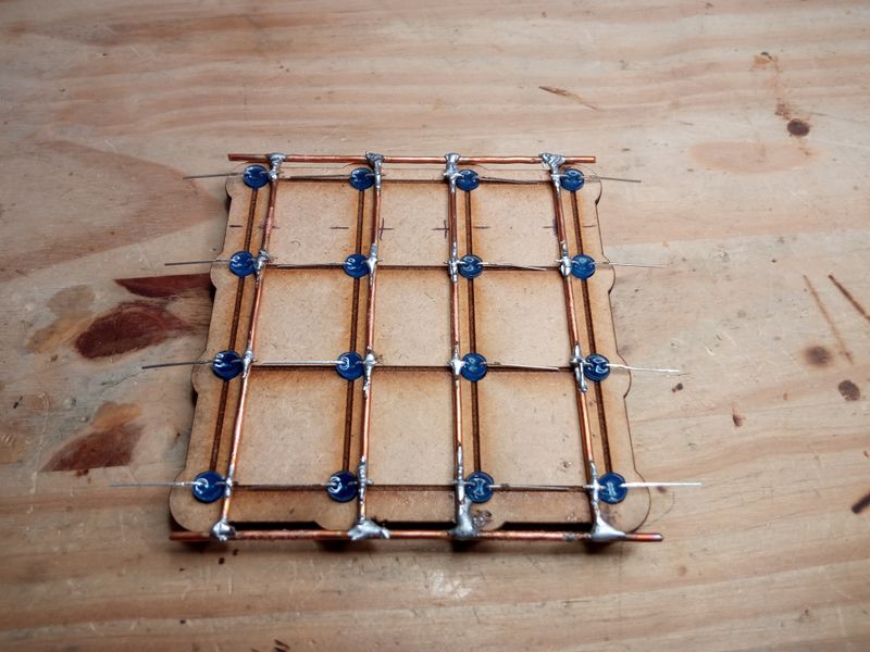 Fichier:Cube LED 4x4x4 IMG 20250616 132734.jpg