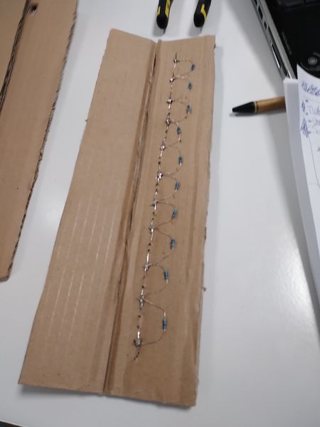 Fichier:Guitare lectrique Arduino IMG 20191205 111633908.jpg